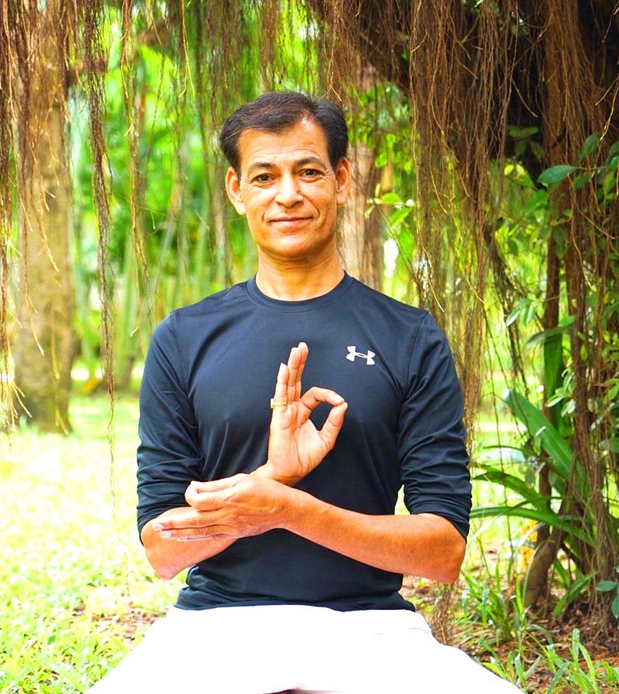 yoga teacher in bali - akhilesh bodhi